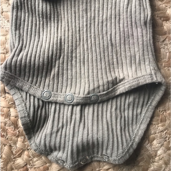Simple Folk ribbed onesie - Picture 7 of 9